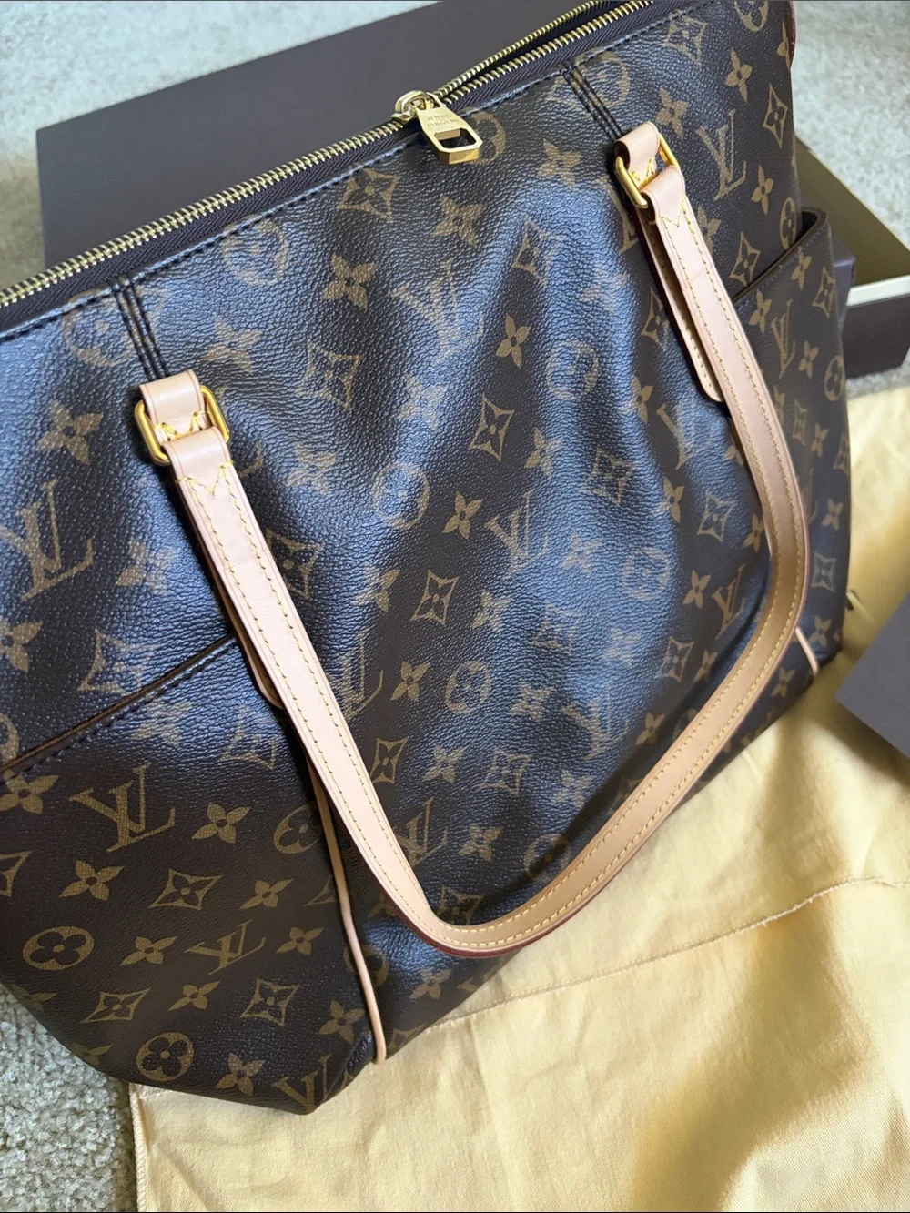 Authentic new Louis Vuitton Paperwork and Dust Bag in Cream and Brown - Picture 4 of 10